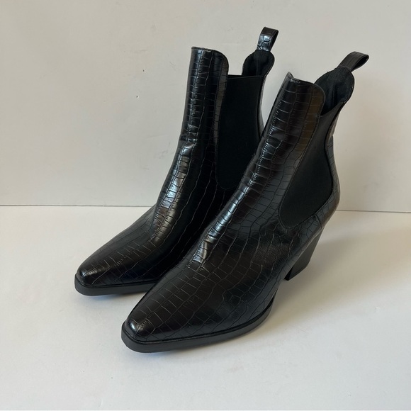 JustFab Shoes - Just Fab Heeled Black Booties 7